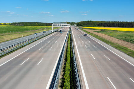 A94 BEI DORFEN - 🚗 Sonntag (11.05.2025): Unfall auf A94 bei Spurwechsel – drei Leichtverletzte, 35.000 € Schaden, Fahrstreifensperrung! 🚑