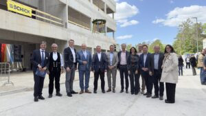 ERLANGEN - 🔬 Minister feiern am Mittwoch (14.05.2025) Richtfest für Neubau der Technischen Chemie! FAU erhält 140-Millionen-Euro-Gebäude mit Hochsicherheitslaboren auf 5.500 Quadratmetern für Spitzenforschung. 🧪