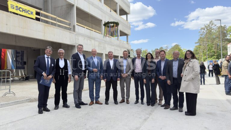 ERLANGEN - 🔬 Minister feiern am Mittwoch (14.05.2025) Richtfest für Neubau der Technischen Chemie! FAU erhält 140-Millionen-Euro-Gebäude mit Hochsicherheitslaboren auf 5.500 Quadratmetern für Spitzenforschung. 🧪