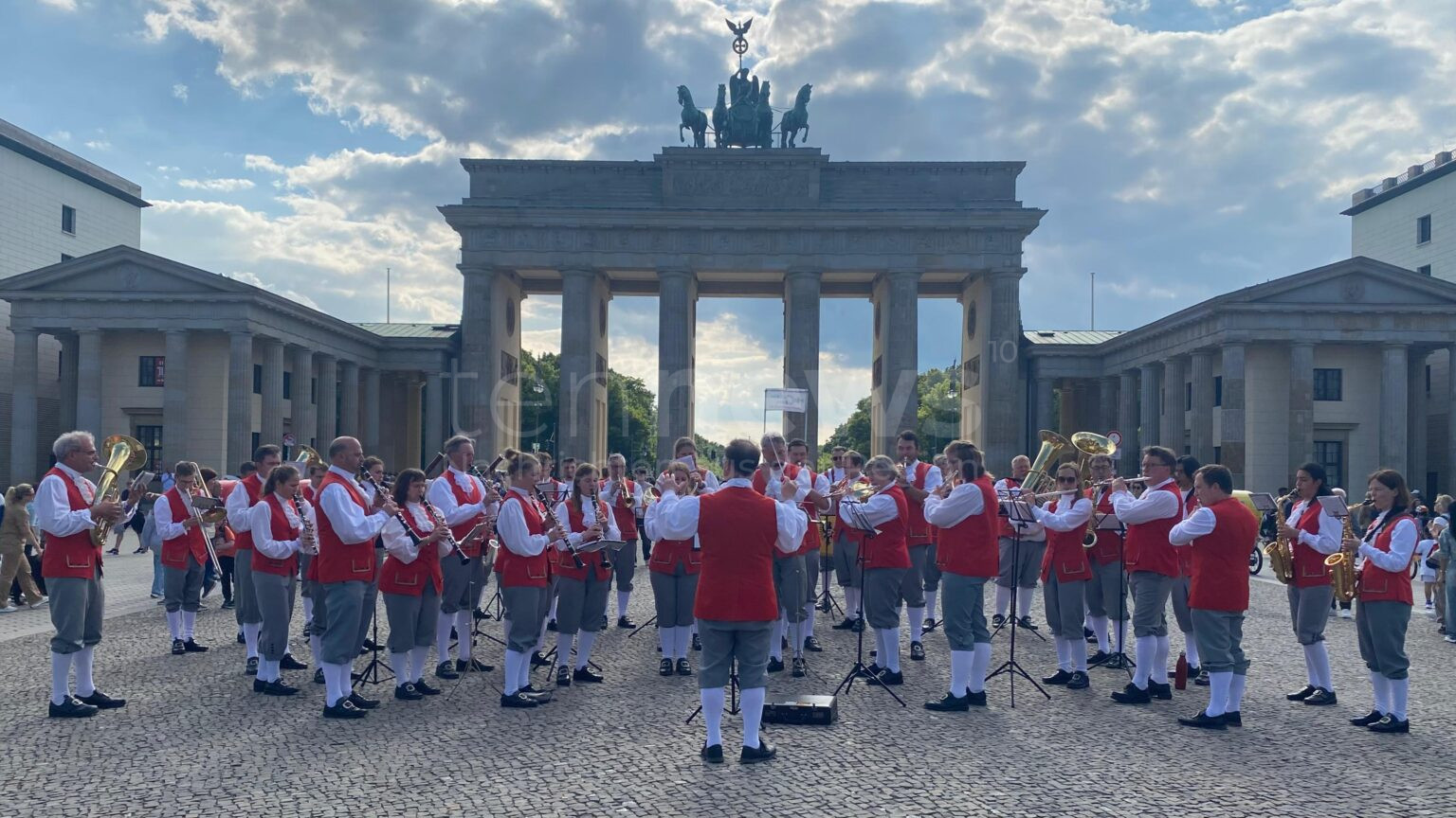 NÖRDLINGEN – 🎶 Die Stadtkapelle Nördlingen trat bei ihrer Konzertreise (2025) in Berlin auf – mit Konzerten & bewegenden Eindrücken. 🏛️