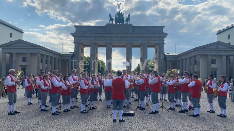 NÖRDLINGEN – 🎶 Die Stadtkapelle Nördlingen trat bei ihrer Konzertreise (2025) in Berlin auf – mit Konzerten & bewegenden Eindrücken. 🏛