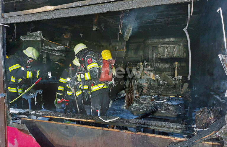 MÜNCHEN – 🔥 Bei einem Brand am Sonntag (22.06.2025) in Freimann wurde ein Chinarestaurant zerstört – 🚒 Feuerwehr im Großeinsatz