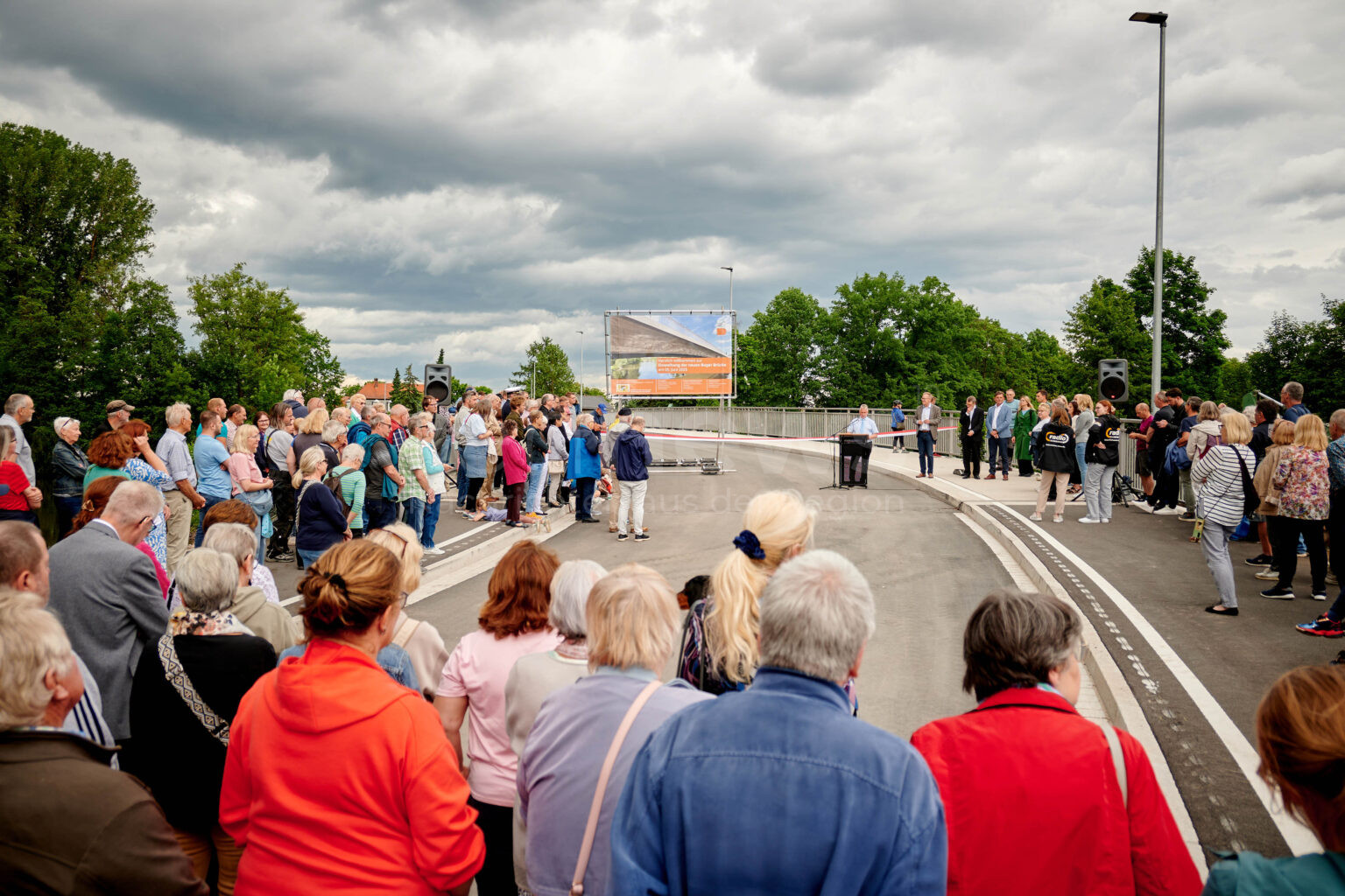 BAMBERG - 🌉 Buger Brücke feierlich eingeweiht! Neubau kostet 5 Millionen Euro weniger als geplant - Bauzeit pünktlich beendet! 🎉