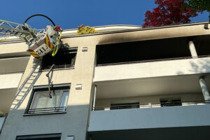 MÜNCHEN – 🔥 Feuer in der Otl-Aicher-Straße (13.06.2025) – Kinderzimmer stand in Flammen, Wohnung unbewohnbar 😥