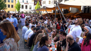SCHROBENHAUSEN – 🍷 Vinum 2025 am Samstag (31.05.2025): 22 Winzer, Spezialitäten und Besucherandrang auf dem Lenbachplatz! ☀