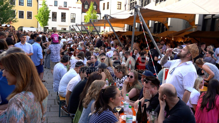 SCHROBENHAUSEN – 🍷 Vinum 2025 am Samstag (31.05.2025): 22 Winzer, Spezialitäten und Besucherandrang auf dem Lenbachplatz! ☀