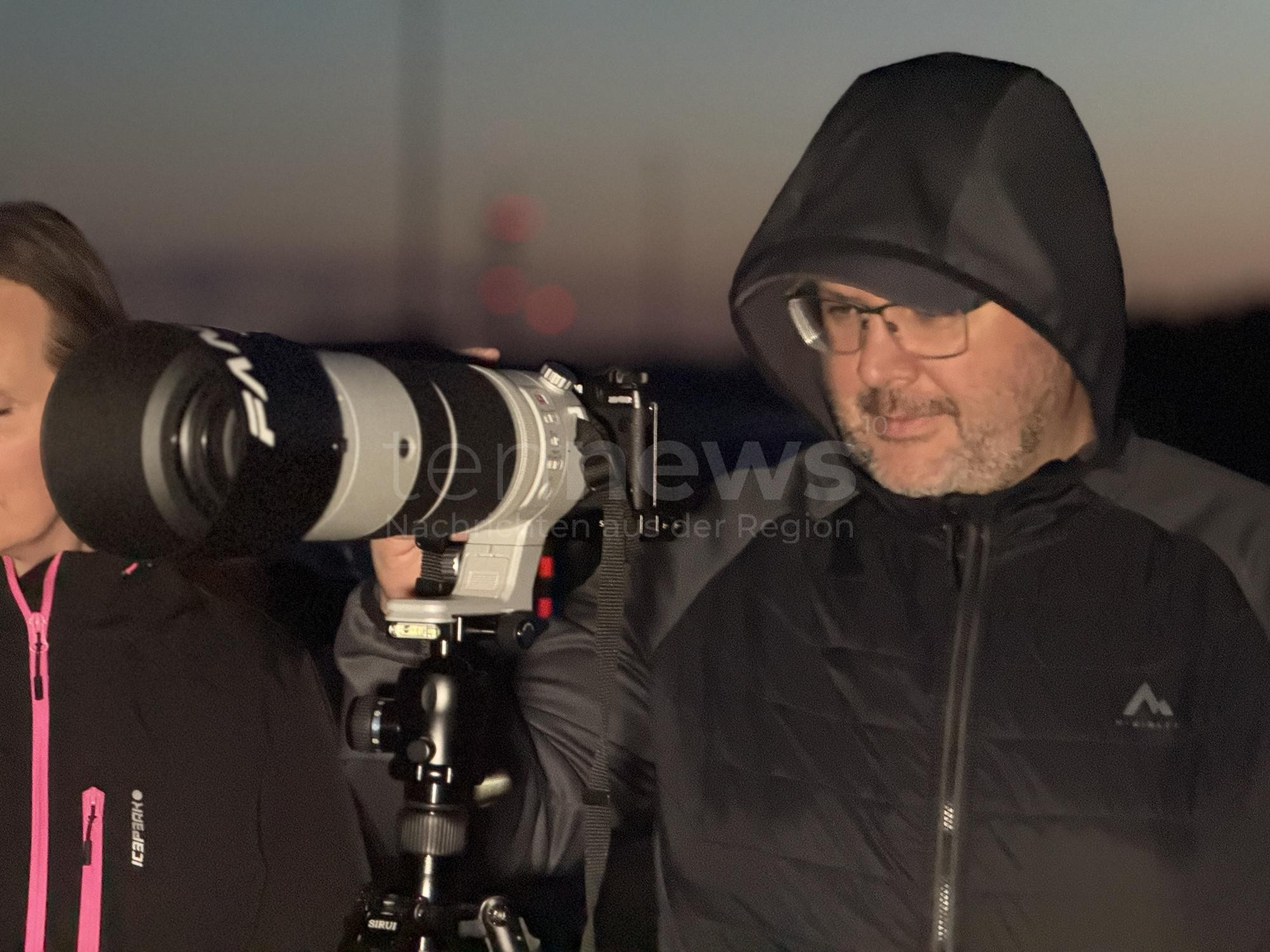 NENNSLINGEN - đ Seltener Erdbeermond am Mittwochabend (11.06.2025)! Hobbyfotograf dokumentiert PhĂ€nomen - nĂ€chstes Mal erst 2043! đž