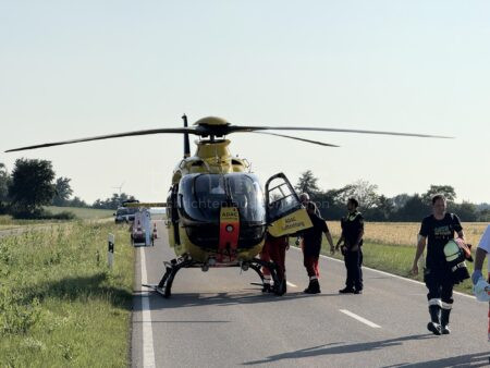 EHINGEN - 💔 Tragischer Unfall auf AN49 am Montag (23.06.2025): Radlerin (69) stirbt nach schwerem Zusammenstoß mit Mercedes! 🚑
