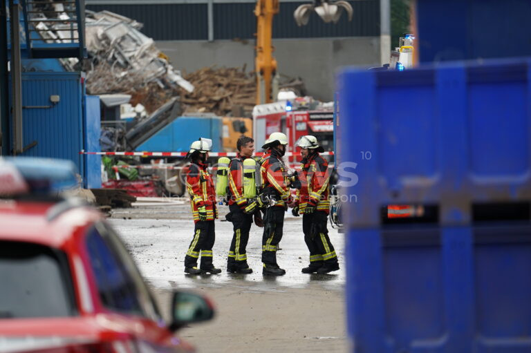 BAAR-EBENHAUSEN - 💥 Explosion am Mittwoch (04.06.2025)! Schredderanlage explodiert - hunderttausende Euro Schaden! 🚒