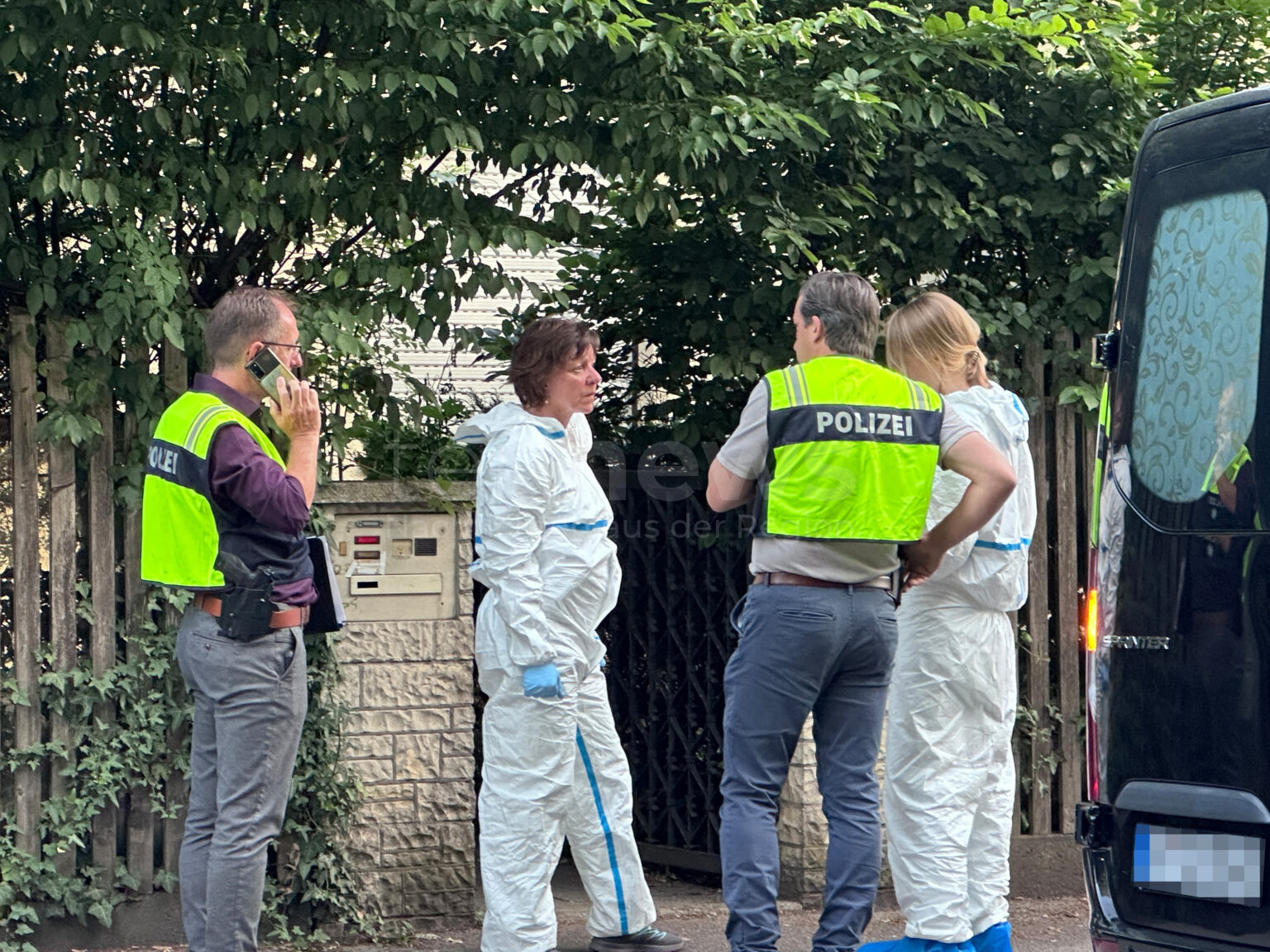 KRAILLING – 🕯️ Eine Frau (29) wurde am (14.06.2025) tot in ihrer Wohnung aufgefunden. Die Kripo vermutet ein Tötungsdelikt – der Ehemann ist tatverdächtig. 🚔