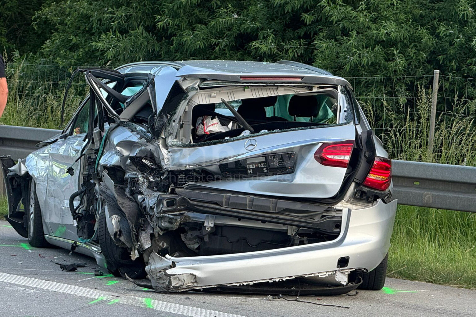 A8 BEI ADELZHAUSEN - 💥 Schwerer Unfall am Freitag (31.05.2025)! Raser (49) übersieht Stauende - 17 Verletzte! 🚑
