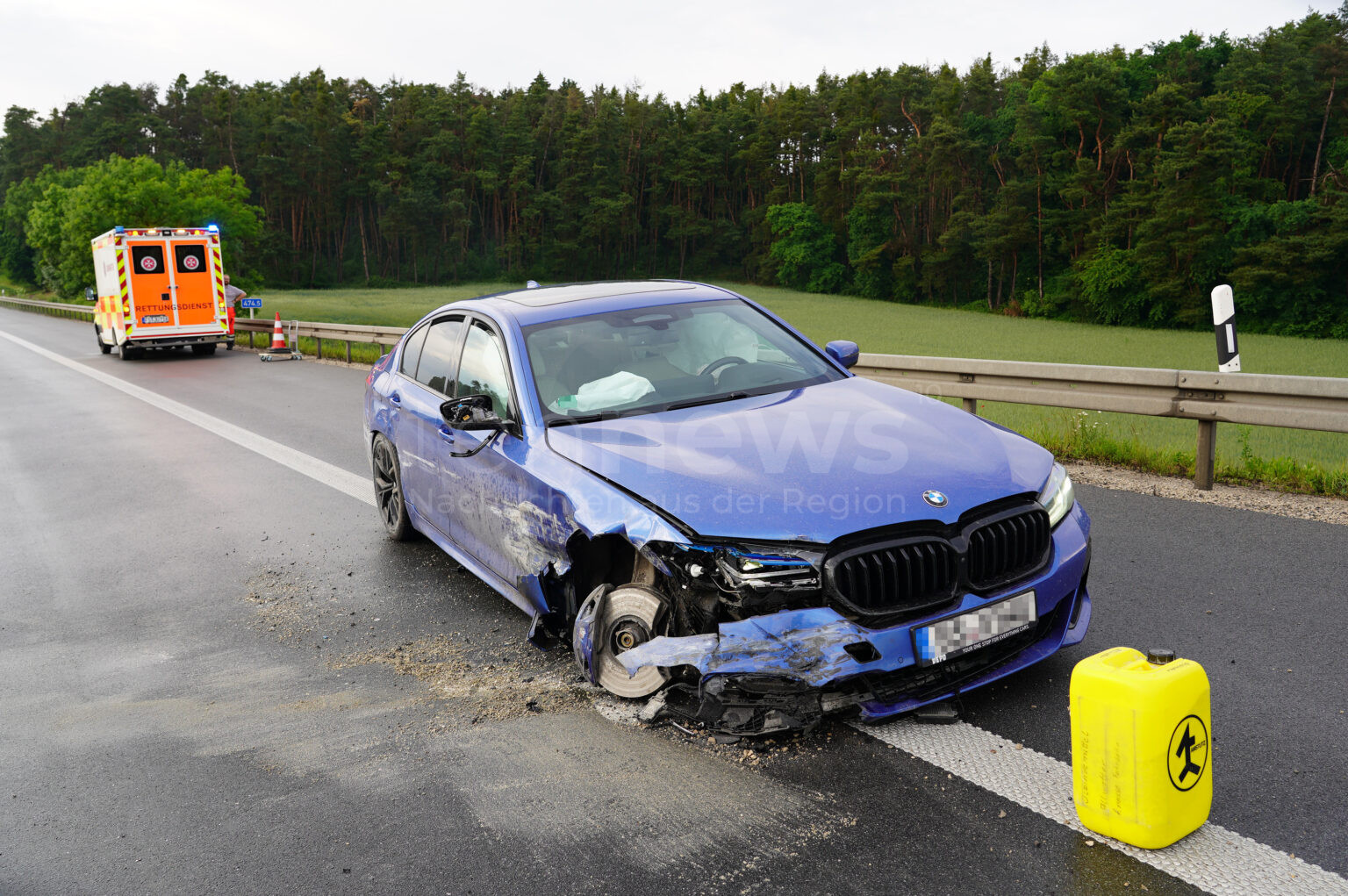 REICHERTSHOFEN – 🌧️ Aquaplaning auf A9 am Dienstag (03.06.2025): BMW schleudert in Toyota & Leitplanke – 90.000 € Schaden. 🚧