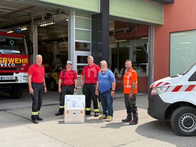 NEUBURG AN DER DONAU - 🚒 Firma Knon unterstützt Feuerwehr! Spezial-Löschmittel gegen Akku-Brände übergeben - 30 Tonnen verfügbar! 🔋