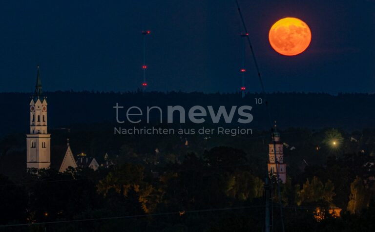 SCHROBENHAUSEN - 🌕 Seltener Erdbeermond am Mittwochabend (11.06.2025)! Spektakuläres Himmelsereignis nach 18 Jahren - nächstes Mal 2043! 🌙