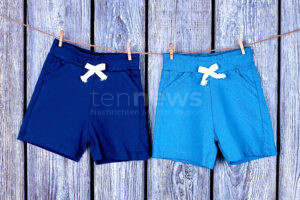 FRANKREICH - 🏊 Enge Badehose ist Pflicht! Seit 1903 verboten viele Bäder weite Shorts – auch im Sommerurlaub 2025 gilt: Nur Speedo statt Straßenkleidung! 🇫🇷