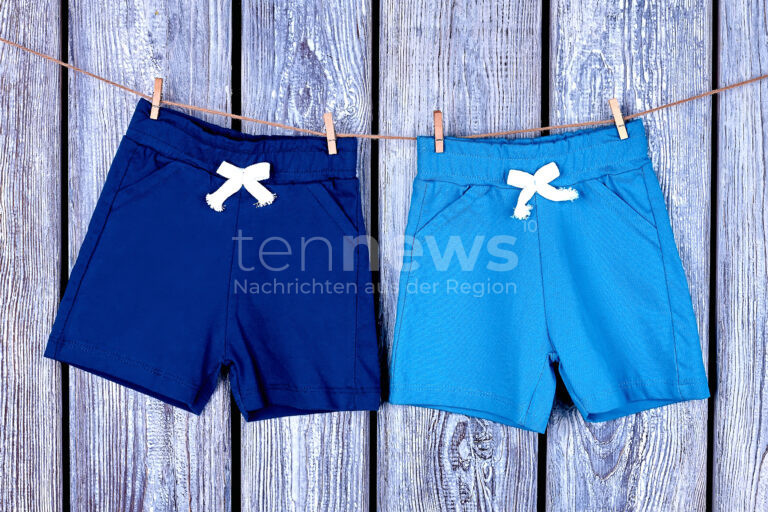 FRANKREICH - 🏊 Enge Badehose ist Pflicht! Seit 1903 verboten viele Bäder weite Shorts – auch im Sommerurlaub 2025 gilt: Nur Speedo statt Straßenkleidung! 🇫🇷