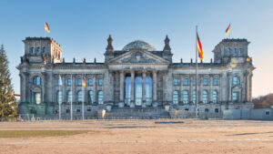 BERLIN - 🏛️ Bundestag stoppt Familiennachzug am Freitag (27.06.2025)! Dobrindt: "Geschäftsmodell zerschlagen" - 12.000 weniger pro Jahr! ⚖️