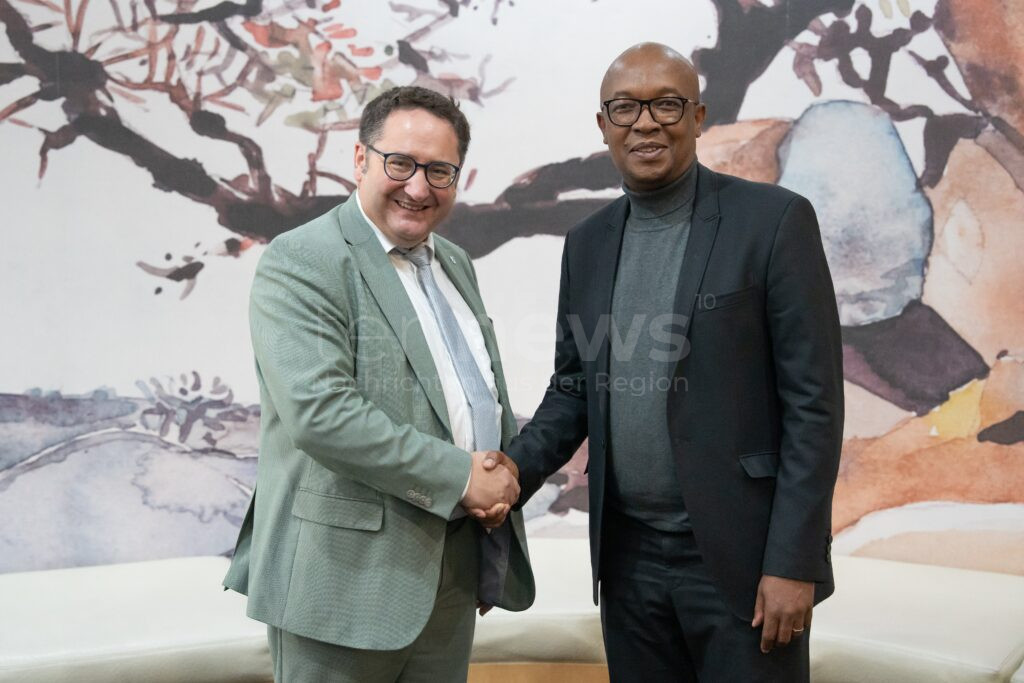 JOHANNESBURG - 🌍 Delegation in Südafrika erfolgreich! Staatssekretär Gotthardt mit 25 bayerischen Vertretern - Fokus auf Wasser- und Kreislaufwirtschaft! 💧