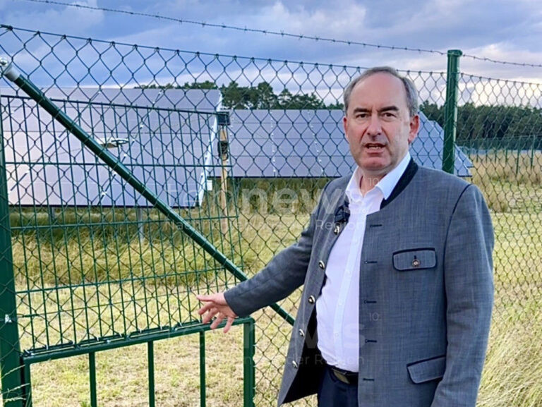 FLACHSLANDEN - ⚡ Bayerns größte PV-Anlage mit Wildöffnungen am Dienstag (22.07.2025) eingeweiht! Rehe können durch spezielle Zaun-Durchschlupfe! 🦌