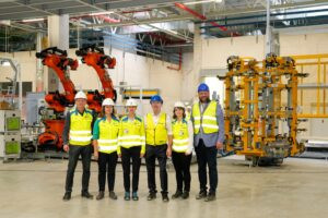 IRLBACH - 🏭 Aiwanger besucht BMW-Batteriewerk am Dienstag (29.07.2025)! Hochmoderne Anlage für E-Auto-Batterien entsteht in Niederbayern! 🔋