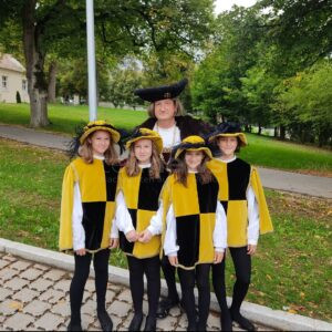 NÖRDLINGEN - 👑 Stadtmauerfest am Sonntag (14.09.2025)! Pagen für Kaiser Maximilian und Königin Maria Eleonore gesucht! 🏰