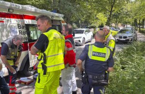 MÜNCHEN - 🚨 Reizstoff-Alarm am Mittwoch (23.07.2025) in Schule! 69 Schüler betroffen - Großeinsatz von Feuerwehr und Rettungsdienst! 🚑