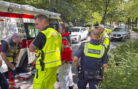 MÜNCHEN - 🚨 Reizstoff-Alarm am Mittwoch (23.07.2025) in Schule! 69 Schüler betroffen - Großeinsatz von Feuerwehr und Rettungsdienst! 🚑