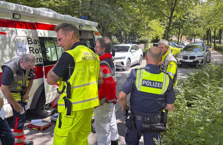 MÜNCHEN - 🚨 Reizstoff-Alarm am Mittwoch (23.07.2025) in Schule! 69 Schüler betroffen - Großeinsatz von Feuerwehr und Rettungsdienst! 🚑