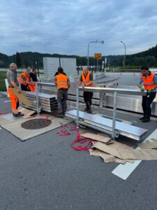 LINDAU - 🌊 Hochwasserschutz-Probeaufbau am Samstag (12.07.2025) erfolgreich! Mobile Elemente für 500-jährliches Donauhochwasser getestet! 🚧