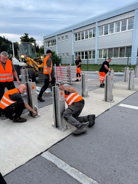 LINDAU - 🌊 Hochwasserschutz-Probeaufbau am Samstag (12.07.2025) erfolgreich! Mobile Elemente für 500-jährliches Donauhochwasser getestet! 🚧