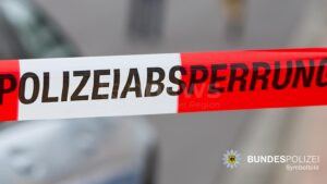 MÜNCHEN - 🚨 S-Bahn-Evakuierung am Dienstag (01.07.2025) wegen Koffer ohne Besitzer – Entschärfer geben Entwarnung: Kleidung und Schinken im Gepäck! 🎒