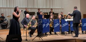NEUMARKT IN DER OBERPFALZ - 🎺 "Swingin' Connection" am 27. Juli 2025! Big Band spielt 100 Jahre Swing-Musik im LGS-Park ab 10:30 Uhr! 🎷