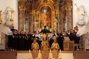 WÜRZBURG - ⛪ Abendgebet eröffnet Kiliani-Wallfahrtswoche am Samstag (05.07.2025)! Junge Domkantorei im Neumünster - irische Delegation dabei! 🎵