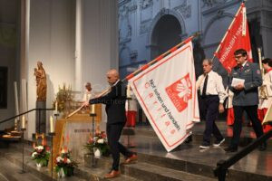 WÜRZBURG - ⛪ Caritas-Gottesdienst am Donnerstagabend (10.07.2025)! Weihbischof Reder würdigt Mitarbeiter als "Hoffnungsträger" im Kiliansdom! ✨