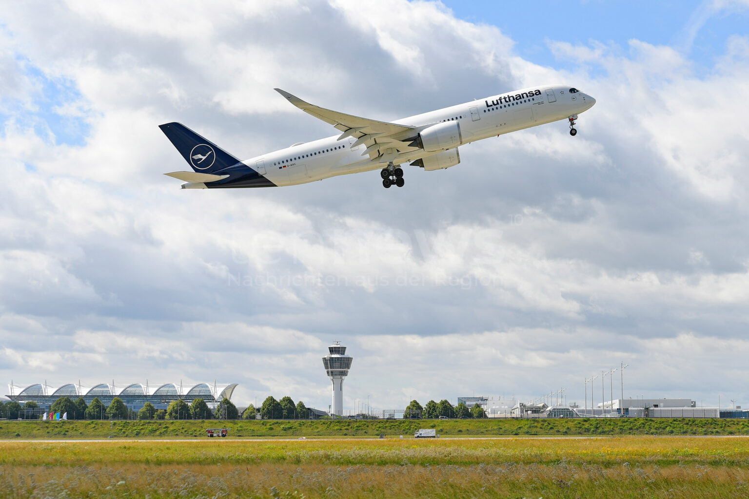 MÜNCHEN - ✈️ Sommerferien starten am Freitag (01.08.2025) am Flughafen München! 6,4 Millionen Passagiere erwartet - Italien und Spanien Top-Ziele! 🏖️