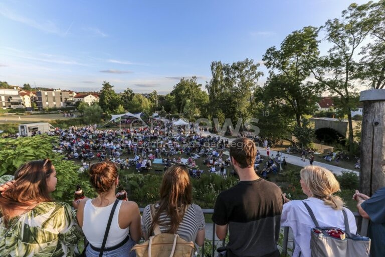 PFAFFENHOFEN AN DER ILM - 🎵 Kultursommer geht in die vorletzte Woche! Brew Berrymore, Garou, Weinfest und bayerische Mundart vom 24.-27.07.2025! 🍷