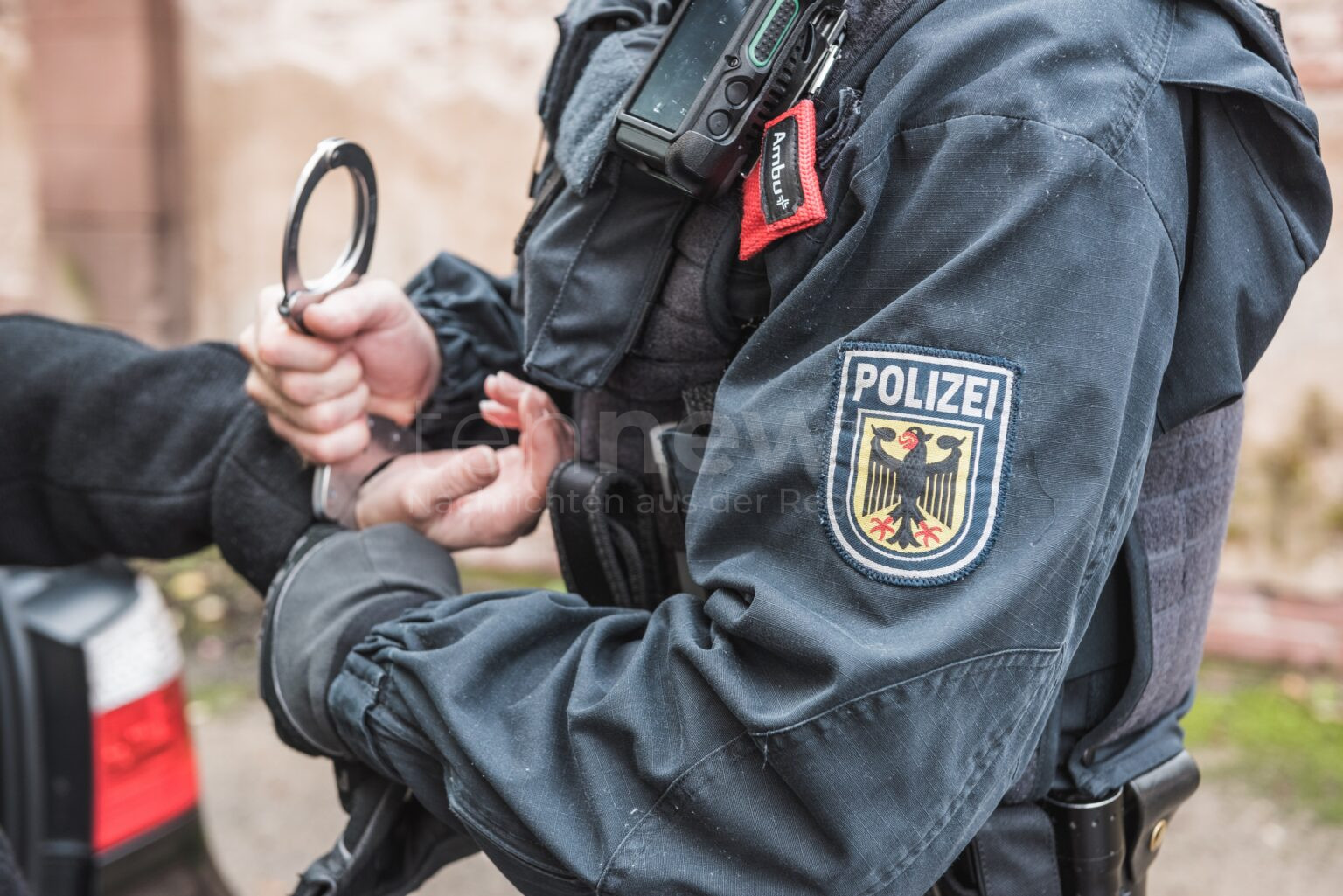 WAIDHAUS - 🚔 Festnahme am Freitagmorgen (11.07.2025)! Moldauer mit Haftbefehl geschnappt - 24-Jähriger wegen Widerstand gegen Polizei gesucht! ⚖️