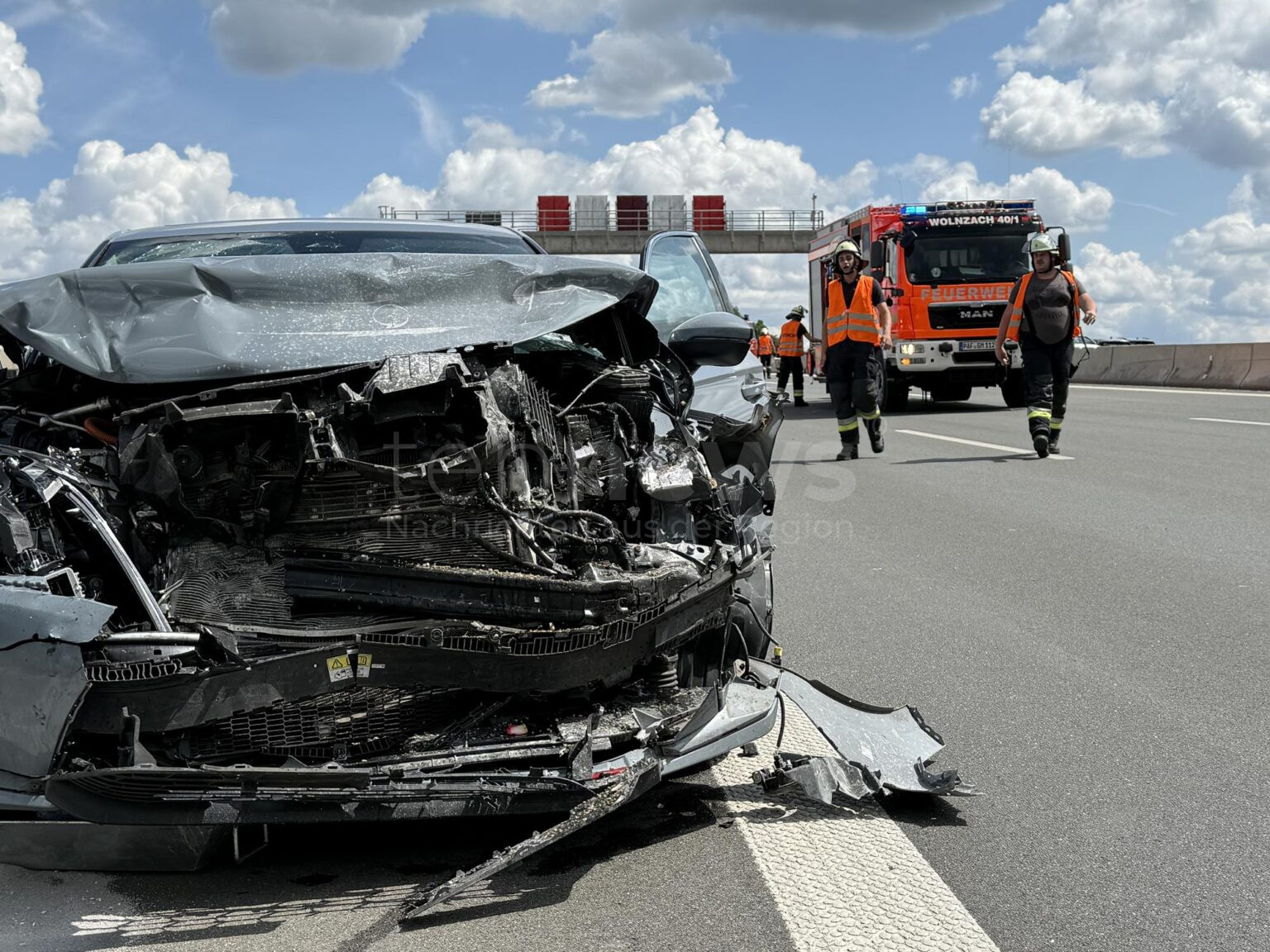 DREIECK HOLLEDAU - 🚗 Dreifach-Auffahrunfall am Freitag (11.07.2025)! Sechs Autos krachen an gleicher Stelle - A9 gesperrt! ⚠️