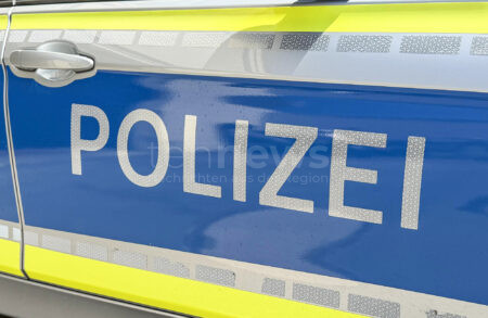 SCHROBENHAUSEN - 🔫 Gaspistole gezückt und Schüsse am Donnerstag (03.07.2025): Zwei Männer belästigen Jugendliche am Lenbachplatz – Polizei schreitet ein! 🚓