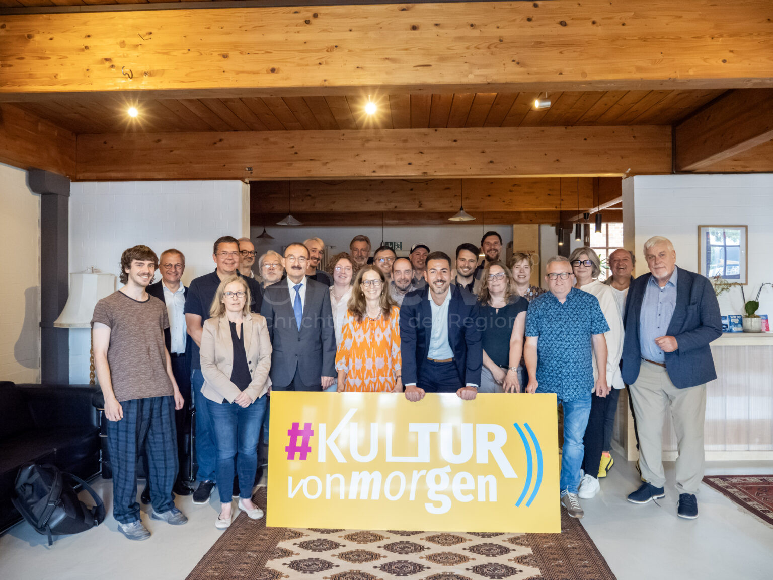 COBURG - 🎭 Kulturbeirat startet Zukunftsprozess! Erste Sitzung im Cosmos - Bürgermeister Aydin: "Kultur lebt vom Mitmachen!" 🎨