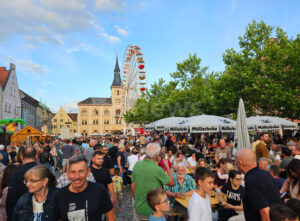 PFAFFENHOFEN AN DER ILM - 🎨 Kunst- und Kultursommer-Festival am 27. & 28.06.2025 begeistert 20.000 Besucher mit Konzerten, Ausstellungen und Kulinarik! 🎶