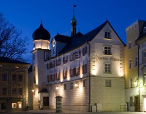 ROSENHEIM - 💕 Liebesgeschichten bei Kerzenschein am 2. August 2025 um 21 Uhr! Romantischer Sommerabend im Museumsinnenhof! 🕯️
