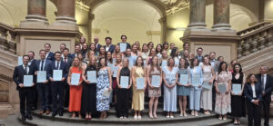 MÜNCHEN - 🎓 53 Referendare im Justizpalast am Donnerstag (17.07.2025) feierlich verabschiedet! Erste Zeugnis-Übergabe dieser Art! ⚖️