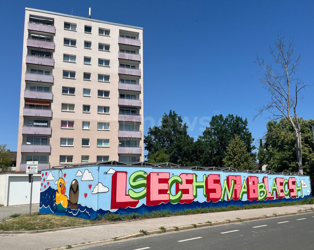 SCHWABACH - 🎨 Graffiti-Projekt zum Städtepartnerschafts-Jubiläum (25.-27.07.2025)! Jugendliche sprayen Banner für Les Sables d'Olonne und kolorieren Wand! 🇫🇷
