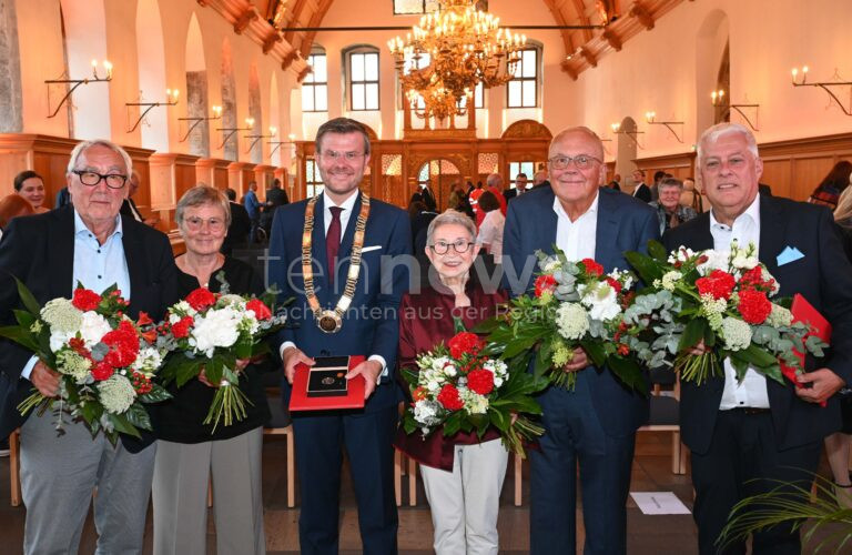 NÜRNBERG - 🏅 Oberbürgermeister König verleiht am Mittwoch (16.07.2025) Bürgermedaillen! Fünf Persönlichkeiten für besondere Verdienste geehrt! 🎖