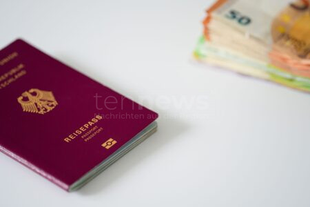 BAYERN - ⚠️ Vorsicht vor ETA-Abzocke für Großbritannien! Verbraucherzentrale warnt am Dienstag (22.07.2025) vor überteuerten Einreisegenehmigung-Angeboten! 💷