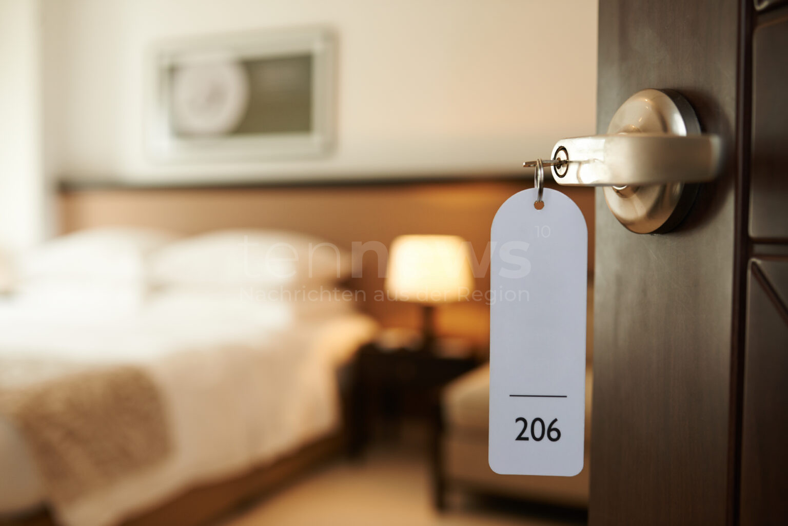 WIESBADEN - 🏨 Diebstahl im Hotel am Donnerstag (24.07.2025)! Experten warnen vor Urlaubsfalle - Versicherung zahlt oft nicht bei Zimmerschlüssel-Trick! ⚠️