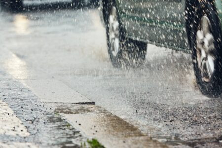 A94 BEI HELDENSTEIN - 🌧️ Aquaplaning-Unfall auf A94 am Montag (07.07.2025)! Audi A6 schleudert mehrmals, touchiert Betonwand - 42.500 Euro Totalschaden! 🚗
