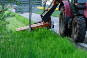 BAMBERG - 🚜 Mäharbeiten von Freitag bis Samstag (11.-12.07.2025)! Verkehrsbehinderungen am Berliner Ring - Vorsicht vor Mähfahrzeugen! ⚠️