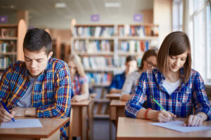 BAYERN - 🎓 Cambridge-Prüfung: 93 Prozent der bayerischen Realschüler bestehen! Über 2.800 Teilnehmer - 40 Prozent sogar mit besonderer Auszeichnung! 📚